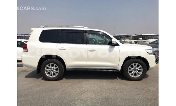 Buy Import Toyota Land Cruiser White Car in Import - Dubai in Benign Buy Import Toyota Land Cruiser White Car in Import - Dubai in Benign