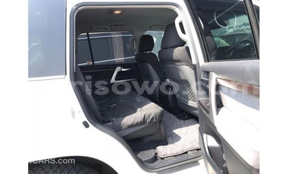 Buy Import Toyota Land Cruiser White Car in Import - Dubai in Benign Buy Import Toyota Land Cruiser White Car in Import - Dubai in Benign