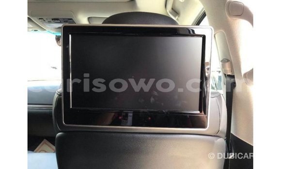 Sayi Imported Toyota Land Cruiser White Mota in Import - Dubai a Benin Sayi Imported Toyota Land Cruiser White Mota in Import - Dubai a Benin