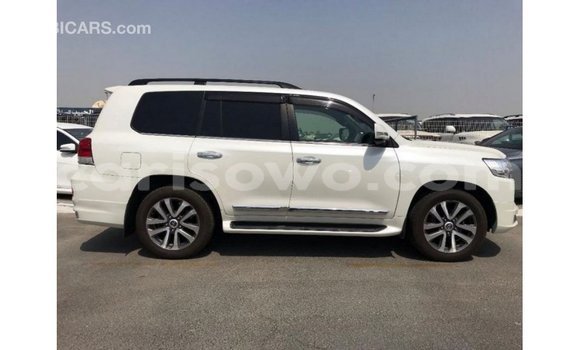 Buy Import Toyota Land Cruiser White Car in Import - Dubai in Benign Buy Import Toyota Land Cruiser White Car in Import - Dubai in Benign