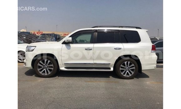 Buy Import Toyota Land Cruiser White Car in Import - Dubai in Benign Buy Import Toyota Land Cruiser White Car in Import - Dubai in Benign
