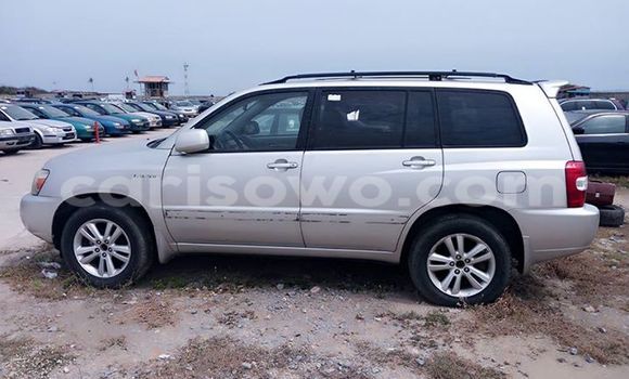 Sayi Na hannu Toyota Highlander White Mota in Cotonou a Benin Sayi Na hannu Toyota Highlander White Mota in Cotonou a Benin