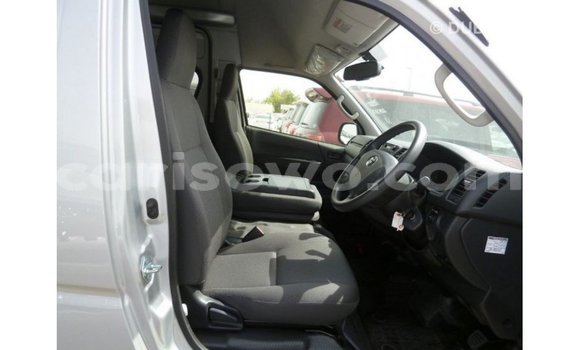 Acheter Import Voiture Toyota Hiace Autre à Import - Dubai, Benin Acheter Import Voiture Toyota Hiace Autre à Import - Dubai, Benin