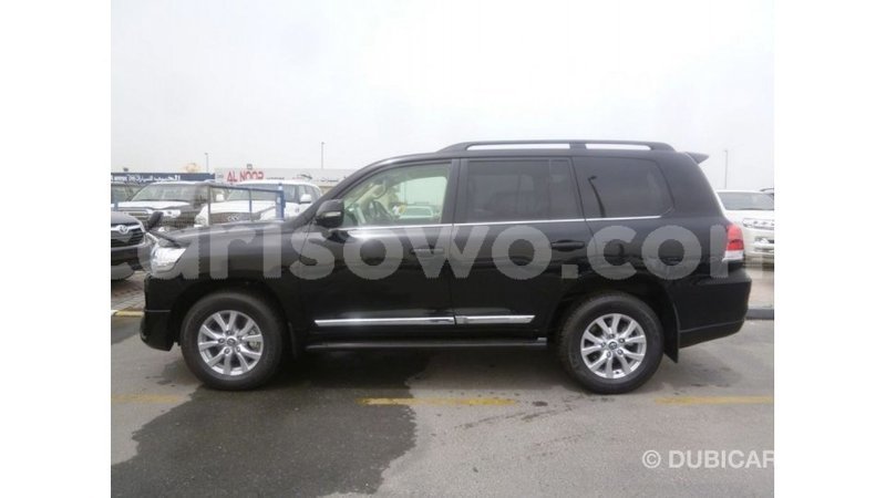Big with watermark toyota land cruiser benign import dubai 7485