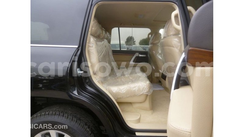 Big with watermark toyota land cruiser benign import dubai 7485