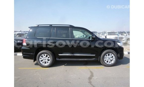 Acheter Import Voiture Toyota Land Cruiser Noir à Import - Dubai, Benin Acheter Import Voiture Toyota Land Cruiser Noir à Import - Dubai, Benin