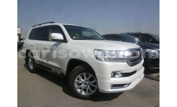Ra Imported Toyota Land Cruiser funfun Ọkọ̀ in Import - Dubai ni Benin Ra Imported Toyota Land Cruiser funfun Ọkọ̀ in Import - Dubai ni Benin