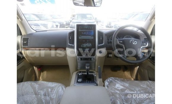 Ra Imported Toyota Land Cruiser funfun Ọkọ̀ in Import - Dubai ni Benin Ra Imported Toyota Land Cruiser funfun Ọkọ̀ in Import - Dubai ni Benin