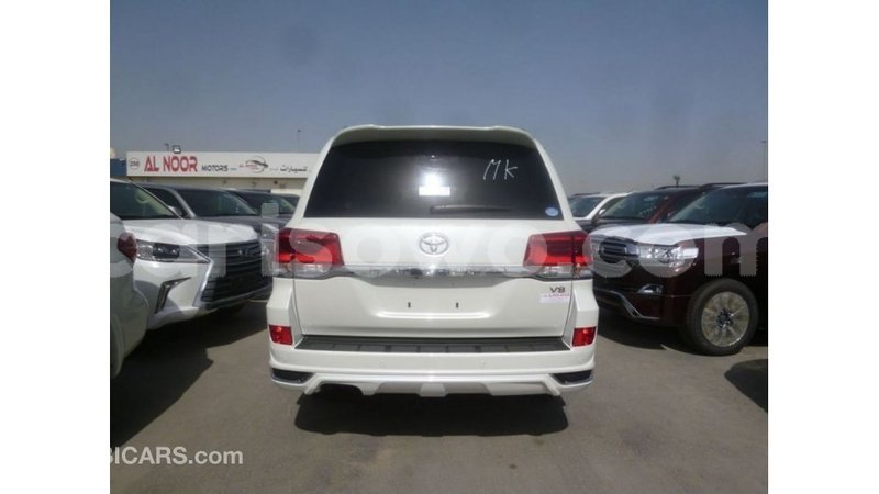 Big with watermark toyota land cruiser benign import dubai 7488