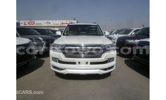 Ra Imported Toyota Land Cruiser funfun Ọkọ̀ in Import - Dubai ni Benin Ra Imported Toyota Land Cruiser funfun Ọkọ̀ in Import - Dubai ni Benin