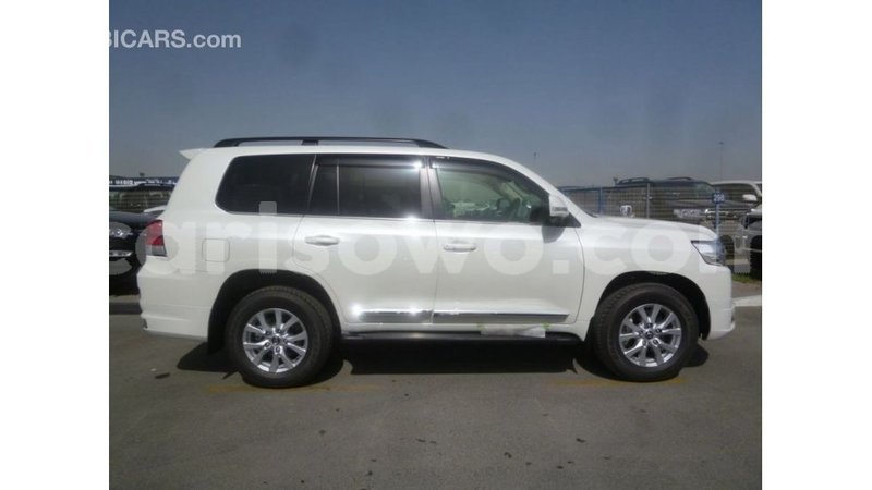 Big with watermark toyota land cruiser benign import dubai 7488