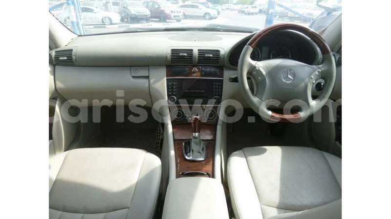Big with watermark mercedes benz 190 benign import dubai 7493