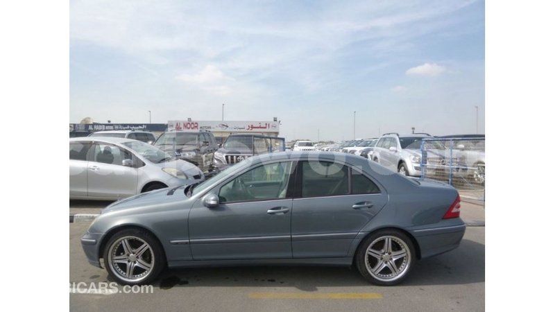 Big with watermark mercedes benz 190 benign import dubai 7493