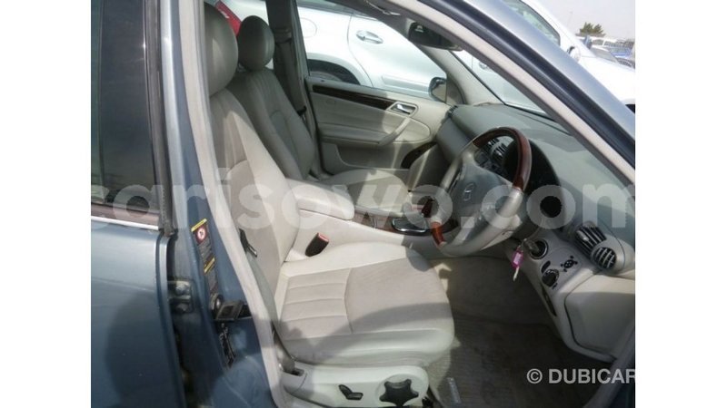 Big with watermark mercedes benz 190 benign import dubai 7493