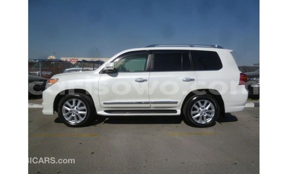 Sayi Imported Toyota Land Cruiser White Mota in Import - Dubai a Benin Sayi Imported Toyota Land Cruiser White Mota in Import - Dubai a Benin