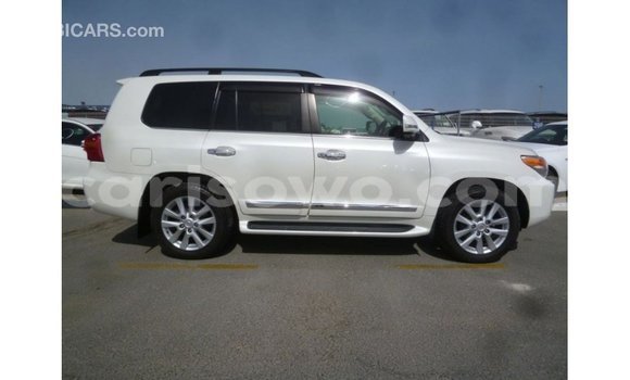 Buy Import Toyota Land Cruiser White Car in Import - Dubai in Benign Buy Import Toyota Land Cruiser White Car in Import - Dubai in Benign