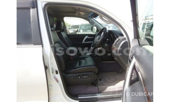 Buy Import Toyota Land Cruiser White Car in Import - Dubai in Benign Buy Import Toyota Land Cruiser White Car in Import - Dubai in Benign