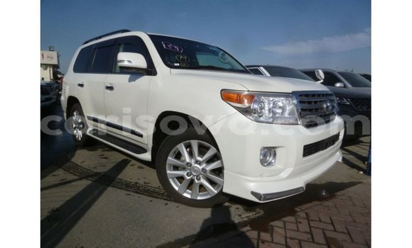 Buy Import Toyota Land Cruiser White Car in Import - Dubai in Benign Buy Import Toyota Land Cruiser White Car in Import - Dubai in Benign