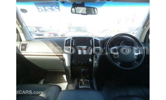 Buy Import Toyota Land Cruiser White Car in Import - Dubai in Benign Buy Import Toyota Land Cruiser White Car in Import - Dubai in Benign