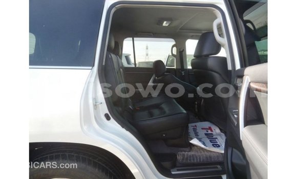 Buy Import Toyota Land Cruiser White Car in Import - Dubai in Benign Buy Import Toyota Land Cruiser White Car in Import - Dubai in Benign