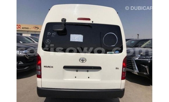 Sayi Imported Toyota Hiace White Mota in Import - Dubai a Benin Sayi Imported Toyota Hiace White Mota in Import - Dubai a Benin