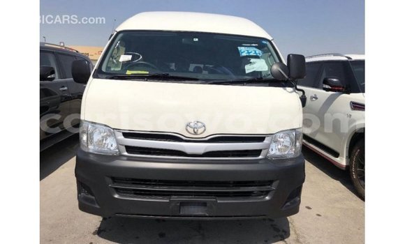 Sayi Imported Toyota Hiace White Mota in Import - Dubai a Benin Sayi Imported Toyota Hiace White Mota in Import - Dubai a Benin