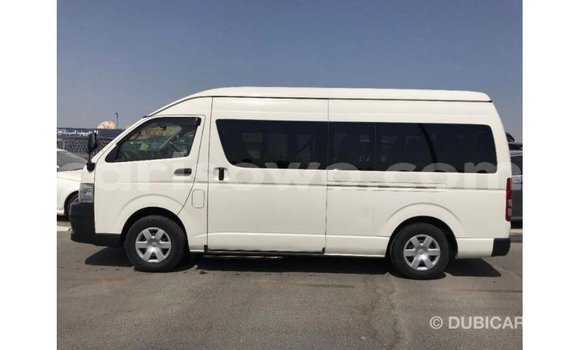 Sayi Imported Toyota Hiace White Mota in Import - Dubai a Benin Sayi Imported Toyota Hiace White Mota in Import - Dubai a Benin