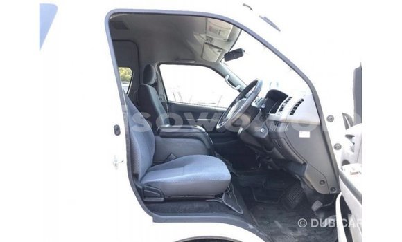 Sayi Imported Toyota Hiace White Mota in Import - Dubai a Benin Sayi Imported Toyota Hiace White Mota in Import - Dubai a Benin