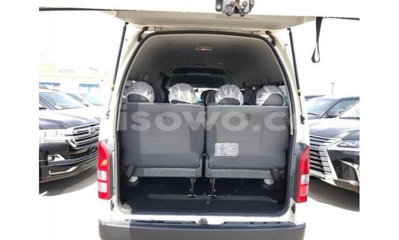 Sayi Imported Toyota Hiace White Mota in Import - Dubai a Benin Sayi Imported Toyota Hiace White Mota in Import - Dubai a Benin