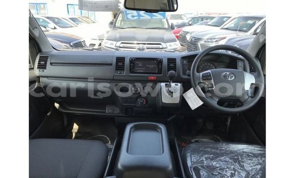 Sayi Imported Toyota Hiace White Mota in Import - Dubai a Benin Sayi Imported Toyota Hiace White Mota in Import - Dubai a Benin