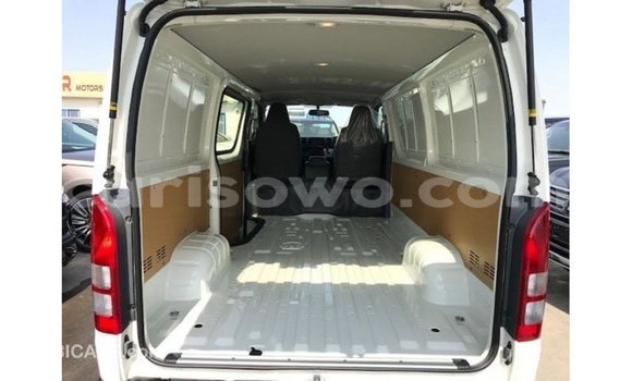 Sayi Imported Toyota Hiace White Mota in Import - Dubai a Benin Sayi Imported Toyota Hiace White Mota in Import - Dubai a Benin