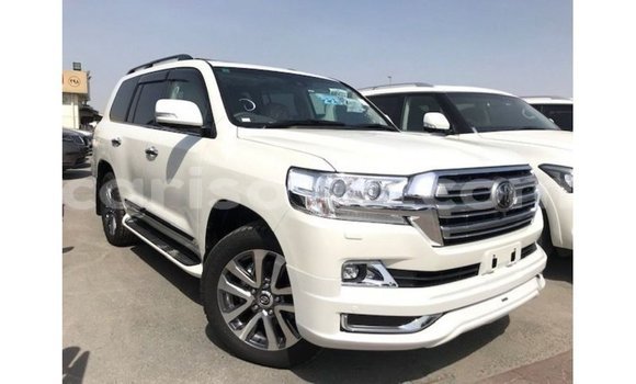 Ra Imported Toyota Land Cruiser funfun Ọkọ̀ in Import - Dubai ni Benin Ra Imported Toyota Land Cruiser funfun Ọkọ̀ in Import - Dubai ni Benin