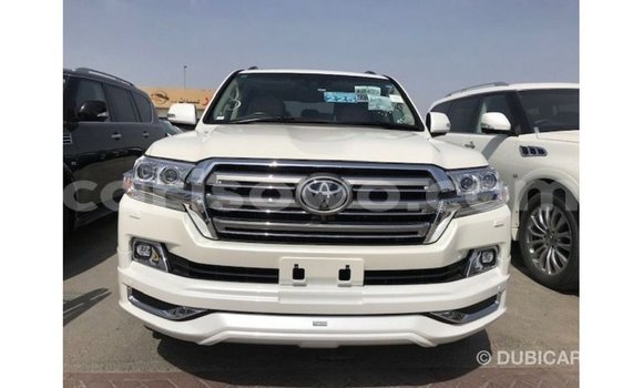 Ra Imported Toyota Land Cruiser funfun Ọkọ̀ in Import - Dubai ni Benin Ra Imported Toyota Land Cruiser funfun Ọkọ̀ in Import - Dubai ni Benin