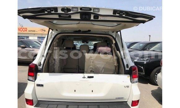 Ra Imported Toyota Land Cruiser funfun Ọkọ̀ in Import - Dubai ni Benin Ra Imported Toyota Land Cruiser funfun Ọkọ̀ in Import - Dubai ni Benin