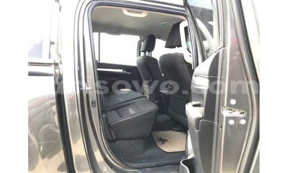 Sayi Imported Toyota Hilux Black Mota in Import - Dubai a Benin Sayi Imported Toyota Hilux Black Mota in Import - Dubai a Benin
