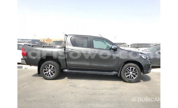 Sayi Imported Toyota Hilux Black Mota in Import - Dubai a Benin Sayi Imported Toyota Hilux Black Mota in Import - Dubai a Benin