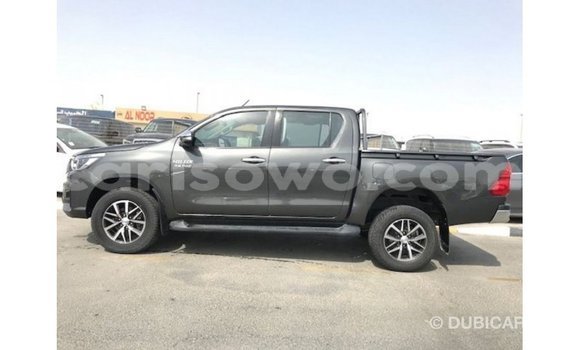 Sayi Imported Toyota Hilux Black Mota in Import - Dubai a Benin Sayi Imported Toyota Hilux Black Mota in Import - Dubai a Benin