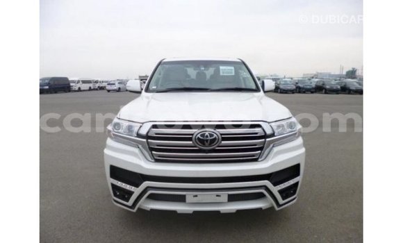 Sayi Imported Toyota Land Cruiser White Mota in Import - Dubai a Benin Sayi Imported Toyota Land Cruiser White Mota in Import - Dubai a Benin