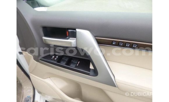 Sayi Imported Toyota Land Cruiser White Mota in Import - Dubai a Benin Sayi Imported Toyota Land Cruiser White Mota in Import - Dubai a Benin