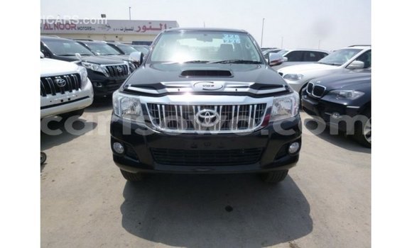 Acheter Import Voiture Toyota Hilux Noir à Import - Dubai, Benin Acheter Import Voiture Toyota Hilux Noir à Import - Dubai, Benin