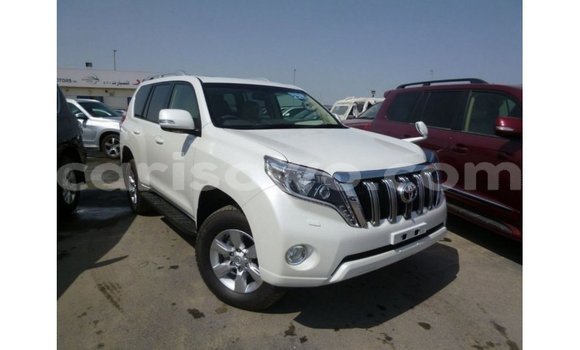 Acheter Import Voiture Toyota Prado Blanc à Import - Dubai, Benin Acheter Import Voiture Toyota Prado Blanc à Import - Dubai, Benin