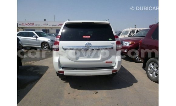 Acheter Import Voiture Toyota Prado Blanc à Import - Dubai, Benin Acheter Import Voiture Toyota Prado Blanc à Import - Dubai, Benin