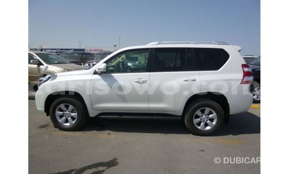 Acheter Import Voiture Toyota Prado Blanc à Import - Dubai, Benin Acheter Import Voiture Toyota Prado Blanc à Import - Dubai, Benin