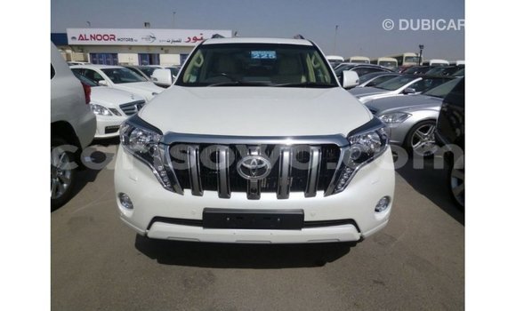 Acheter Import Voiture Toyota Prado Blanc à Import - Dubai, Benin Acheter Import Voiture Toyota Prado Blanc à Import - Dubai, Benin