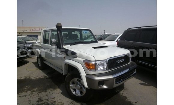 Acheter Import Voiture Toyota Land Cruiser Blanc à Import - Dubai, Benin Acheter Import Voiture Toyota Land Cruiser Blanc à Import - Dubai, Benin