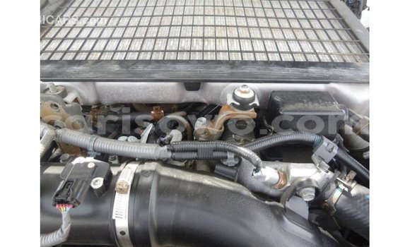 Acheter Import Voiture Toyota Land Cruiser Blanc à Import - Dubai, Benin Acheter Import Voiture Toyota Land Cruiser Blanc à Import - Dubai, Benin