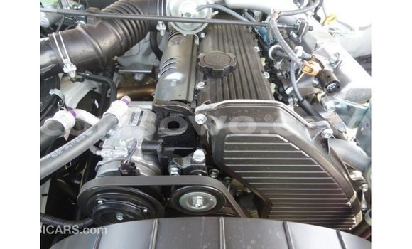 Sayi Imported Toyota Land Cruiser White Mota in Import - Dubai a Benin Sayi Imported Toyota Land Cruiser White Mota in Import - Dubai a Benin