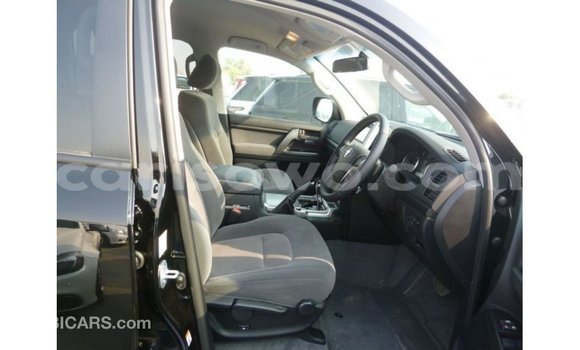 Acheter Import Voiture Toyota Land Cruiser Noir à Import - Dubai, Benin Acheter Import Voiture Toyota Land Cruiser Noir à Import - Dubai, Benin