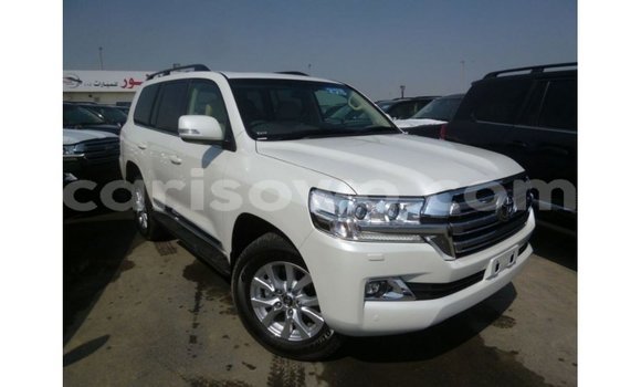 Sayi Imported Toyota Land Cruiser White Mota in Import - Dubai a Benin Sayi Imported Toyota Land Cruiser White Mota in Import - Dubai a Benin