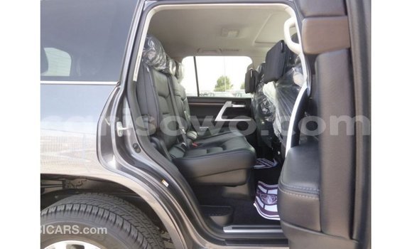 Buy Import Toyota Land Cruiser Other Car in Import - Dubai in Benign Buy Import Toyota Land Cruiser Other Car in Import - Dubai in Benign